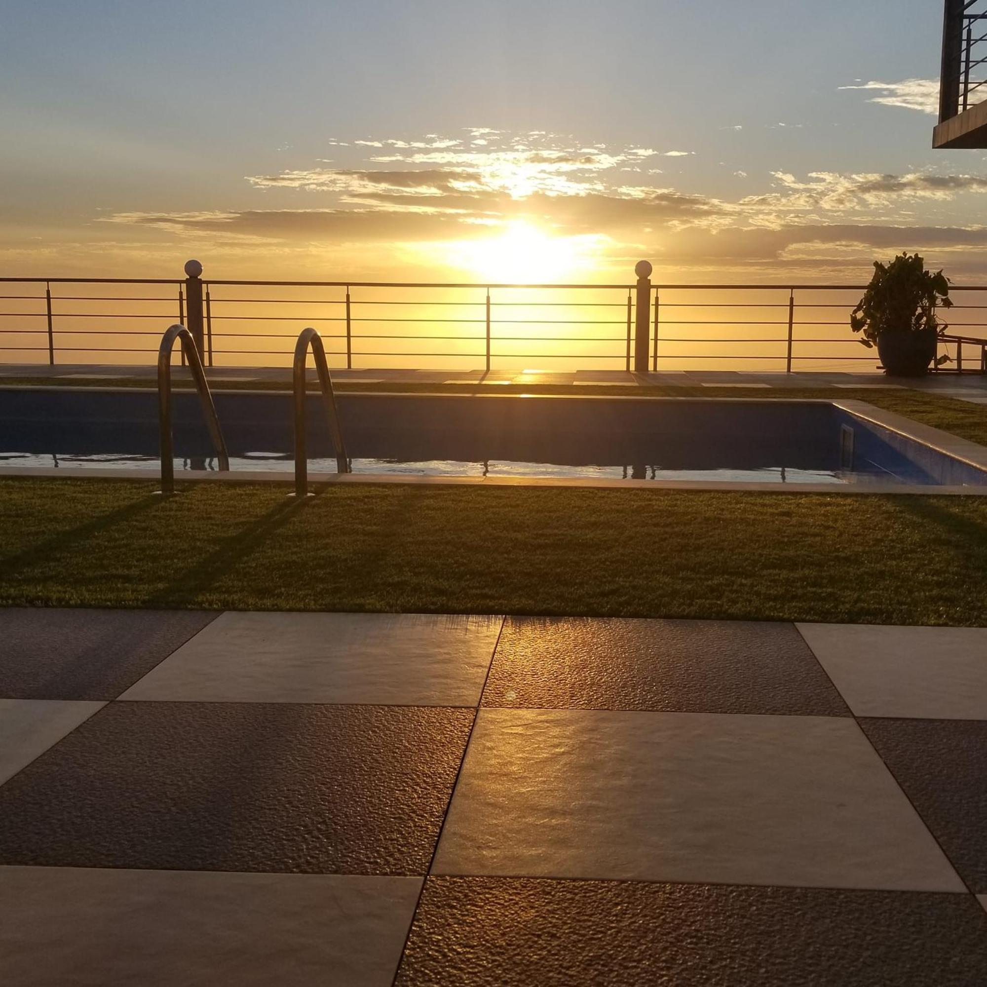 Edificio Cosec Hotel Cova Figueira Bagian luar foto